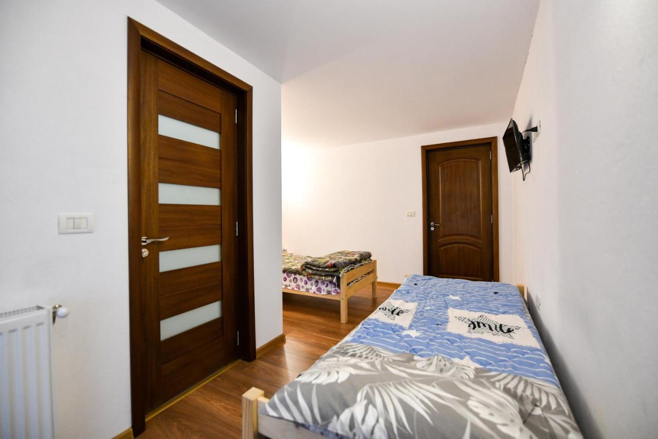 Villa Castellino Тыргу-Окна Экстерьер фото